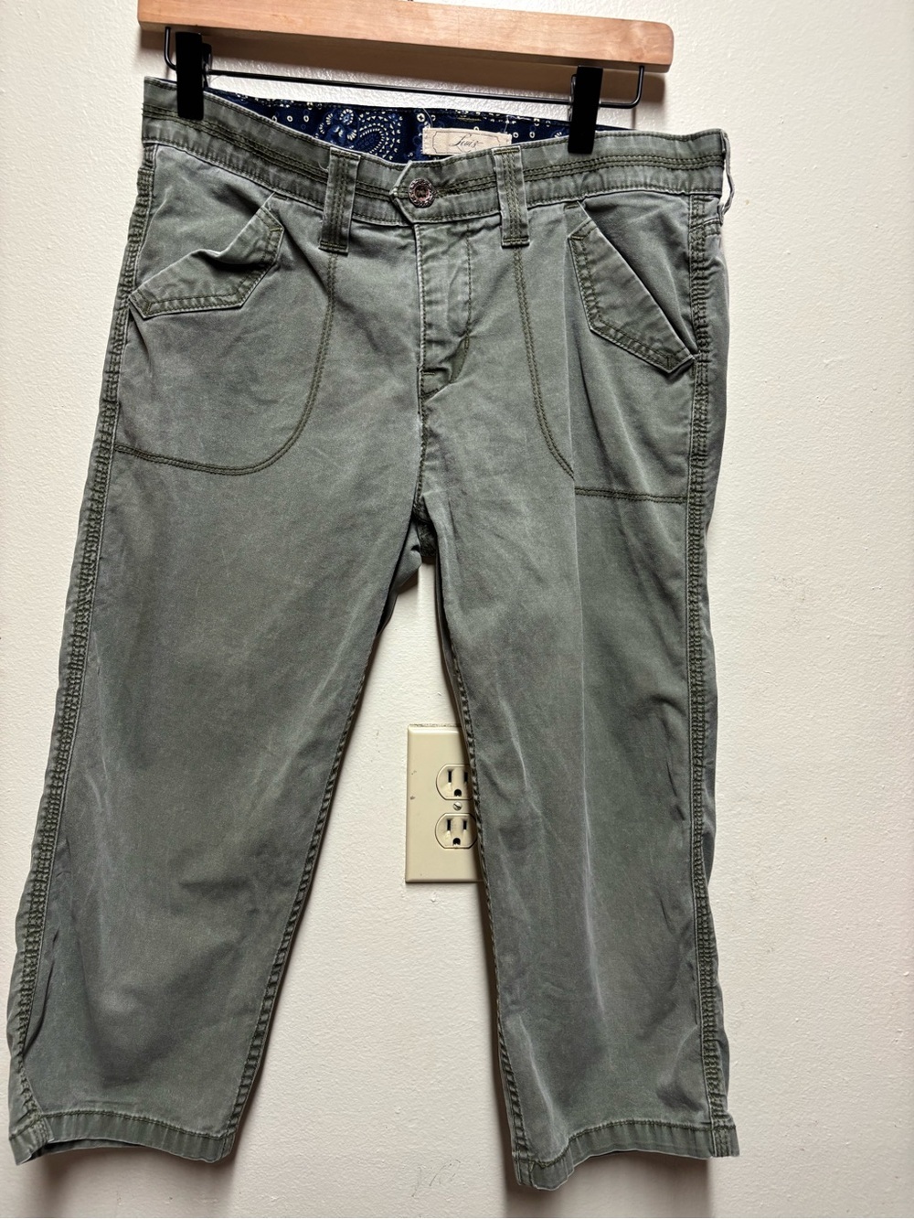 Levis Y2K Green Capri Mid Rise Stretch Pockets Casual Pants Womens 10(32x20)